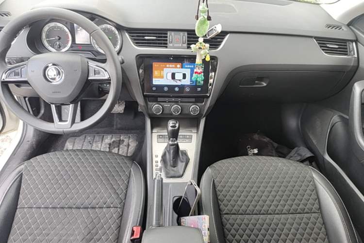 Used Skoda Octavia 2019 TSI230 DSG SmartDrive Luxury Edition China VI Audio And AC Panel