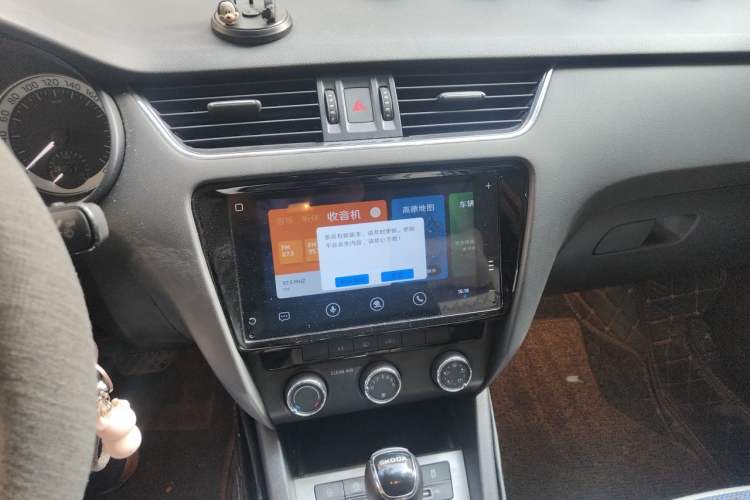 Used Skoda Octavia 2019 1.5L Automatic Smart Drive Luxury Edition China VI Standard Audio And AC Panel
