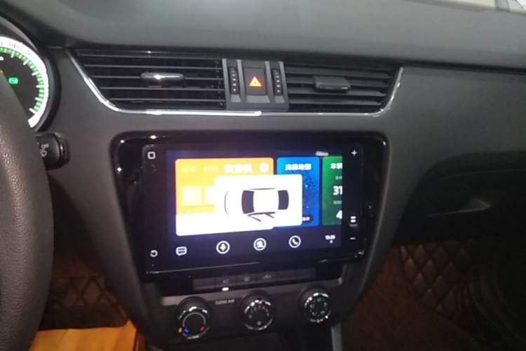 Used Skoda Octavia 2019 TSI230 DSG SmartDrive Luxury Edition China VI Audio And AC Panel