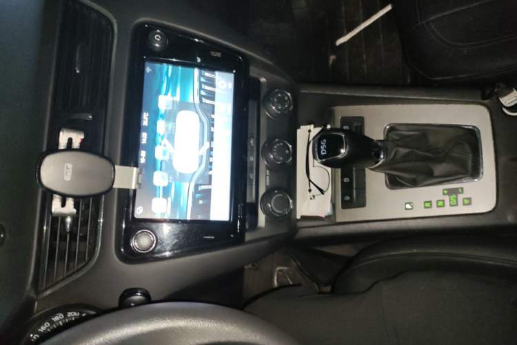 Used Skoda Octavia 2019 TSI230 DSG Comfort Edition Audio And AC Panel