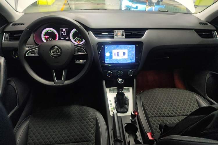 Used Skoda Octavia 2019 TSI280 DSG SmartDrive Luxury Edition China V Standard Audio And AC Panel