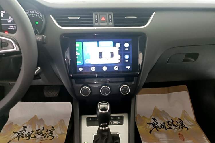 Used Skoda Octavia 2019 1.5L Automatic SmartDrive Comfort Edition China VI Standard Audio And AC Panel