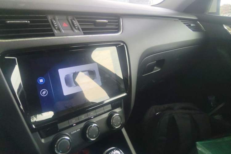 Used Skoda Octavia 2019 TSI230 DSG SmartDrive Comfort Edition China V Standard Audio And AC Panel