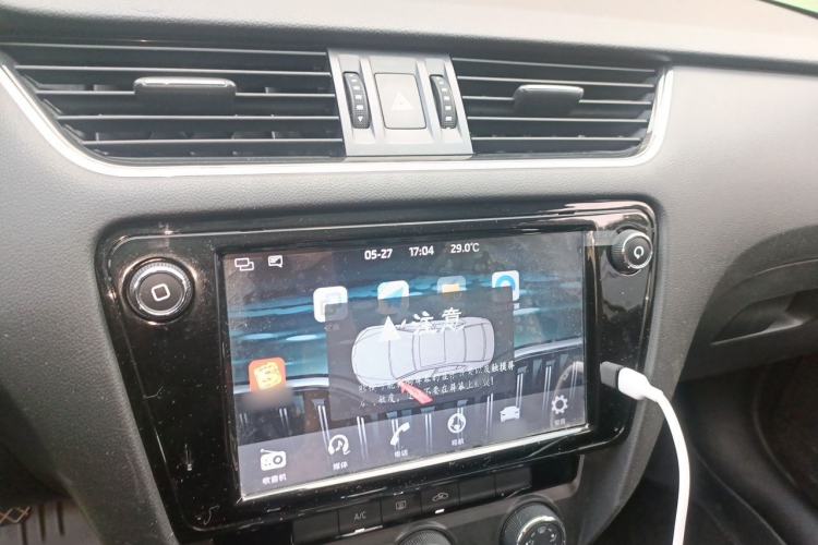 Used Skoda Octavia 2019 TSI230 DSG Comfort Edition Audio And AC Panel