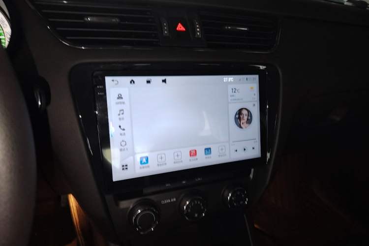 Used Skoda Octavia 2019 1.5L Automatic Smart Drive Luxury Edition China VI Standard Audio And AC Panel