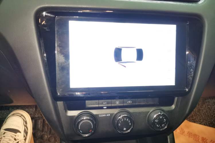 Used Skoda Octavia 2019 TSI280 DSG Luxury Edition Station Wagon China VI Standard Audio And AC Panel