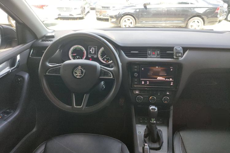 Used Skoda Octavia 2019 TSI280 DSG Flagship Wagon China VI Standard Center Console