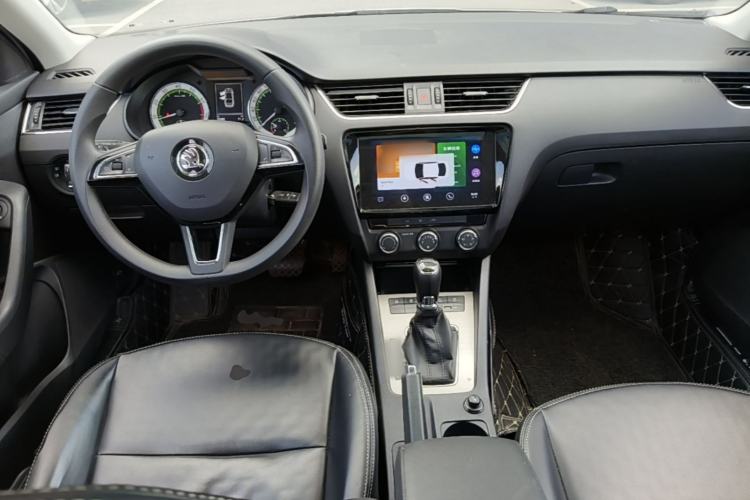 Used Skoda Octavia 2019 1.5L Automatic Smart Drive Luxury Edition China V Standard Center Console