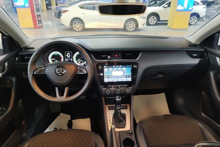 Used Skoda Octavia 2019 TSI230 DSG Luxury Edition Center Console