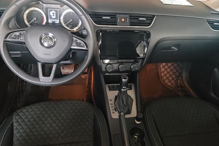 Used Skoda Octavia 2019 TSI280 DSG Luxury Edition Center Console