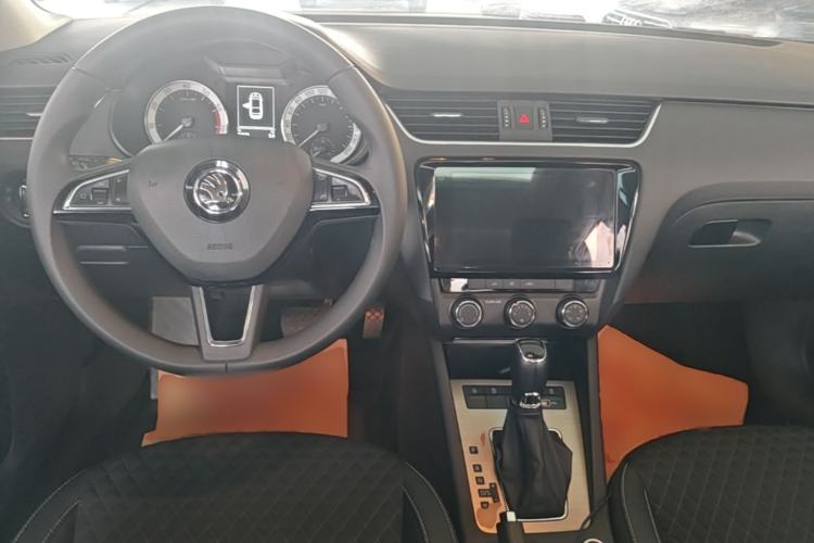 Used Skoda Octavia 2019 1.5L Automatic Smart Drive Luxury Edition China V Standard Center Console