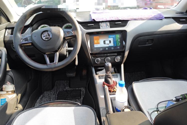 Used Skoda Octavia 2019 TSI230 DSG SmartDrive Luxury Edition China VI Center Console