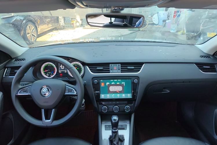 Used Skoda Octavia 2019 TSI230 DSG Luxury Edition Center Console