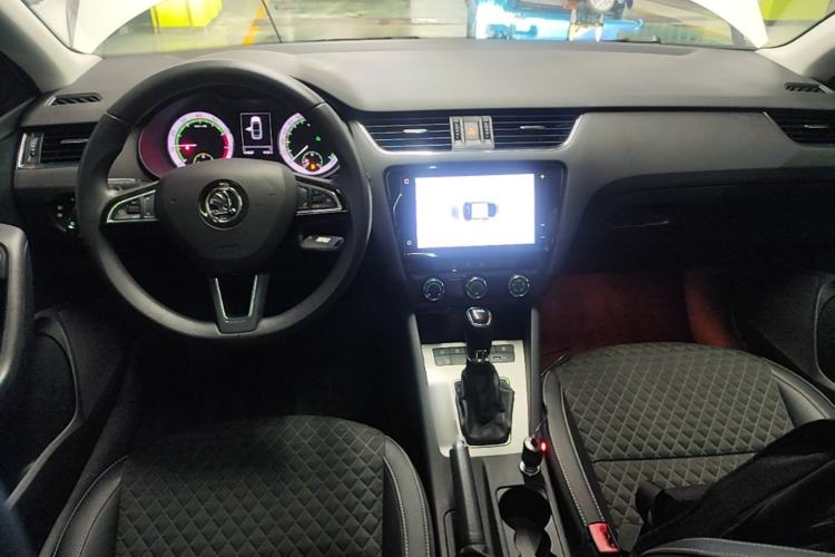 Used Skoda Octavia 2019 TSI280 DSG SmartDrive Luxury Edition China V Standard Center Console