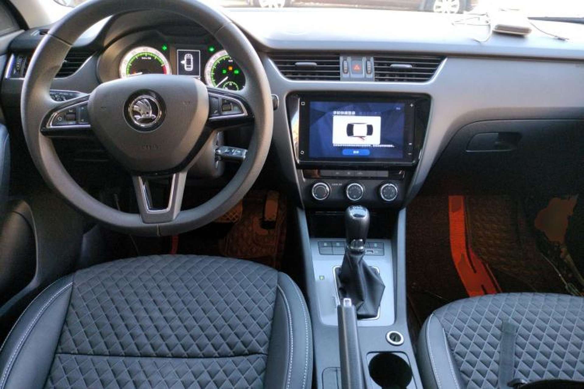 Used Skoda Octavia 2019 TSI280 DSG Luxury Edition Station Wagon China VI Standard Center Console