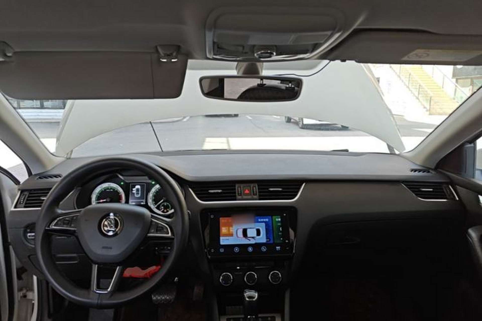Used Skoda Octavia 2019 1.5L Automatic Smart Drive Luxury Edition China VI Standard Center Console