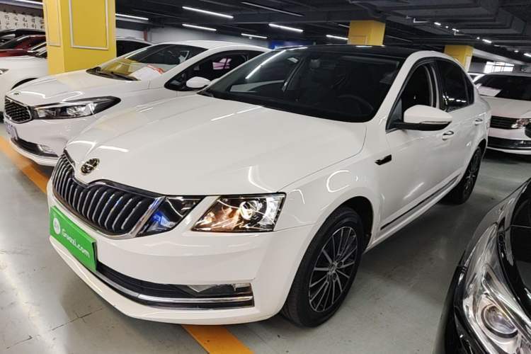 Used Skoda Octavia 2019 TSI230 DSG Luxury Edition Guazi used car, China used car export, Used car for sale, Used  cars, Cheapest cars for sale