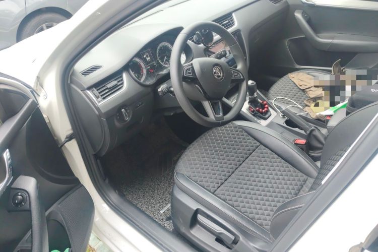 Used Skoda Octavia 2019 1.5L Automatic Smart Drive Luxury Edition China VI Standard Driver Seat