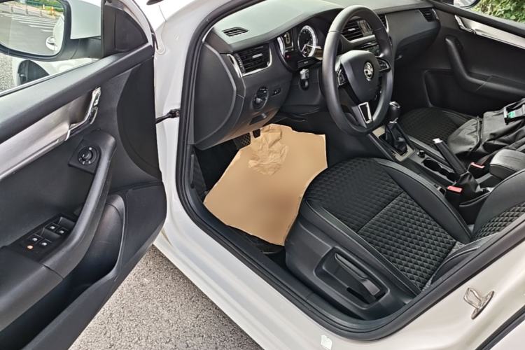 Used Skoda Octavia 2019 TSI230 DSG Luxury Edition Driver Seat