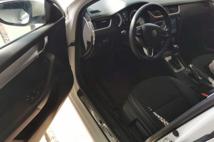 Used Skoda Octavia 2019 1.5L Automatic Luxury Edition Driver Seat
