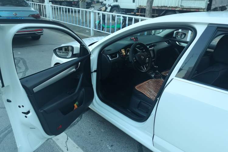 Used Skoda Octavia 2019 1.5L Automatic SmartDrive Comfort Edition China V Standard Driver Seat