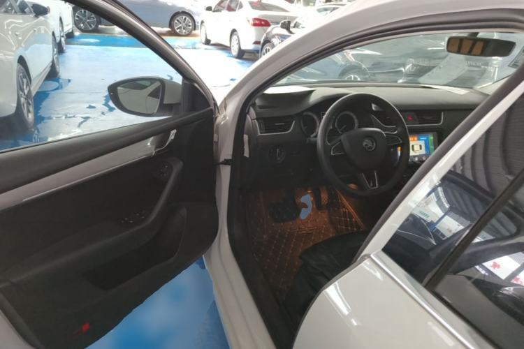 Used Skoda Octavia 2019 1.5L Automatic Smart Drive Luxury Edition China V Standard Driver Seat