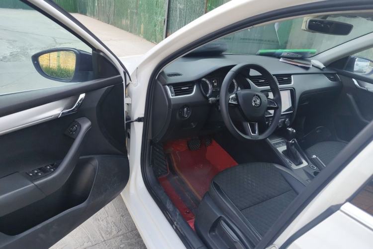 Used Skoda Octavia 2019 TSI280 DSG Luxury Edition Driver Seat