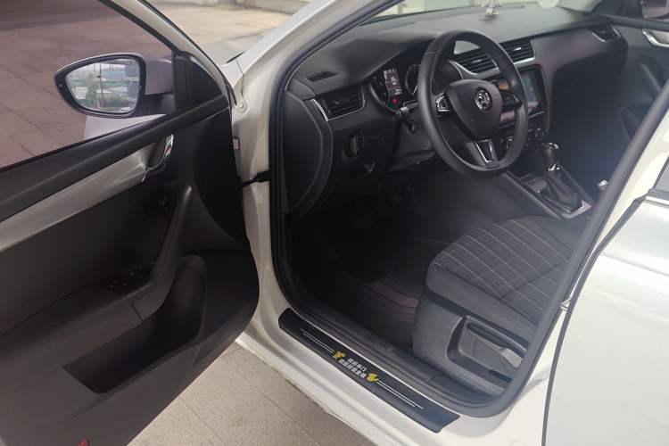 Used Skoda Octavia 2019 TSI230 DSG SmartDrive Comfort Edition China V Standard Driver Seat