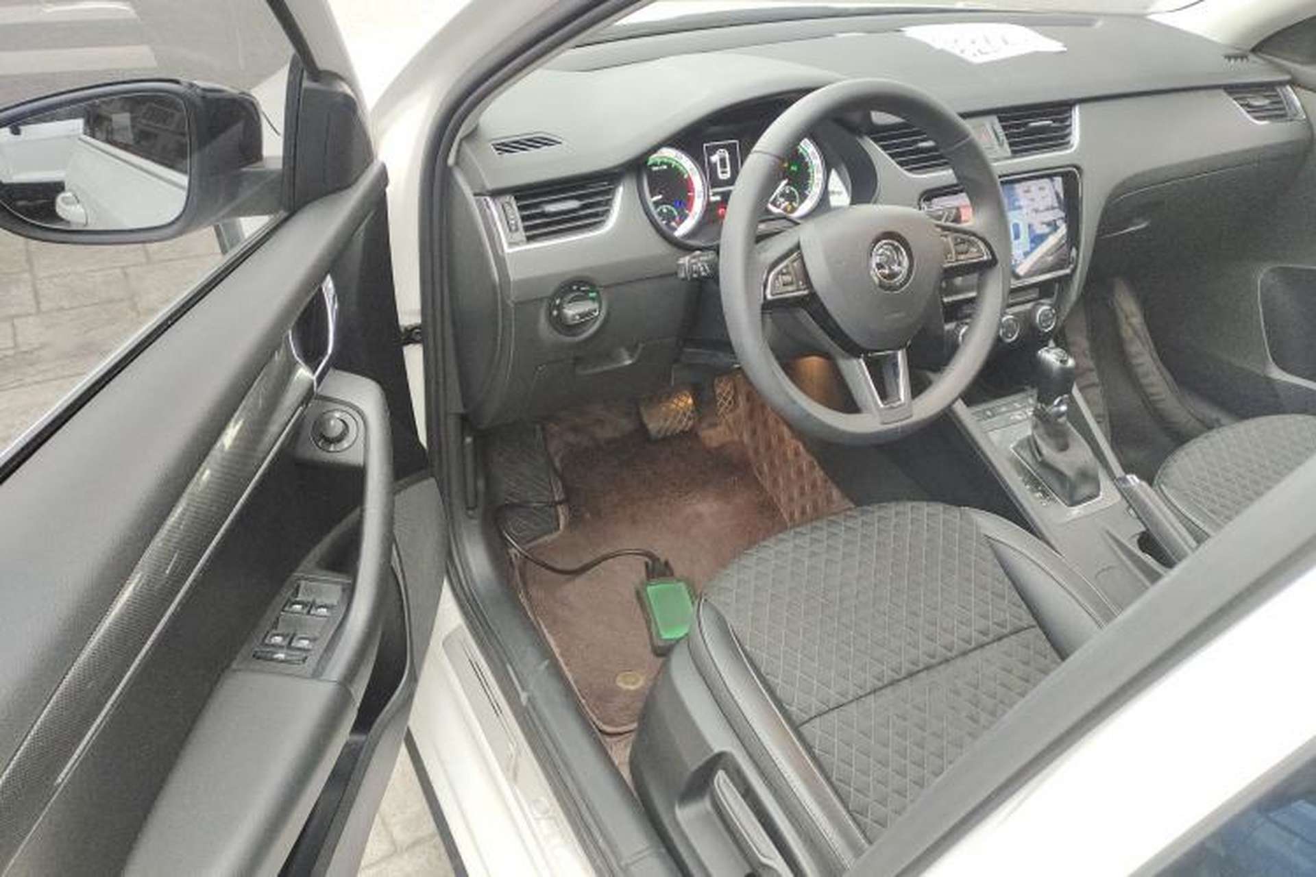Used Skoda Octavia 2019 TSI280 DSG Luxury Edition Station Wagon China VI Standard Driver Seat