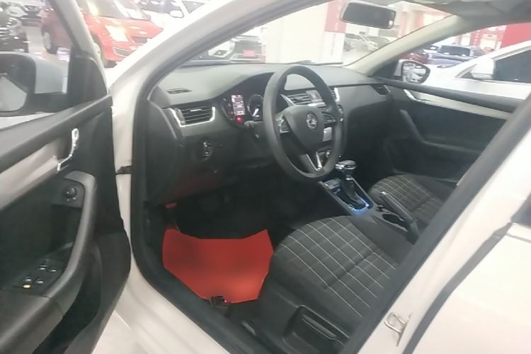 Used Skoda Octavia 2019 1.5L Automatic Comfort Edition Driver Seat