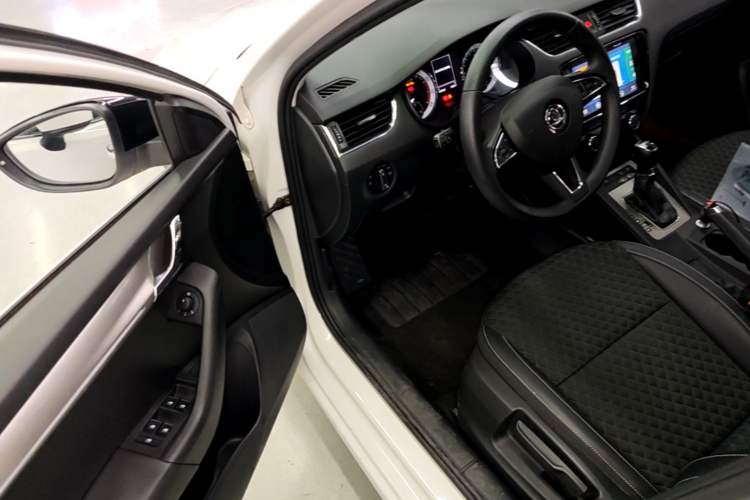 Used Skoda Octavia 2019 TSI280 DSG SmartDrive Luxury Edition China V Standard Driver Seat