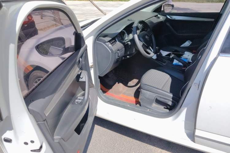 Used Skoda Octavia 2019 TSI230 DSG Luxury Edition Driver Seat
