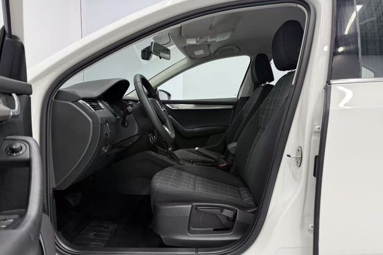 Used Skoda Octavia 2019 1.5L Automatic Comfort Edition Driver Seat