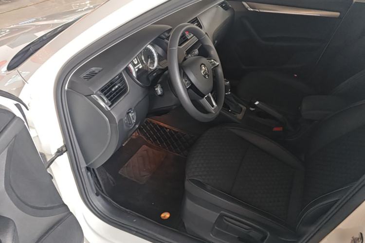 Used Skoda Octavia 2019 TSI280 DSG Luxury Edition Driver Seat