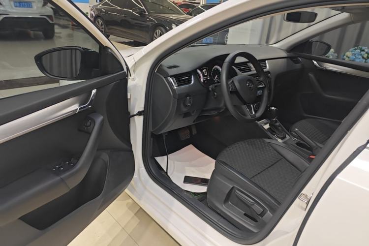 Used Skoda Octavia 2019 TSI280 DSG Luxury Edition Driver Seat