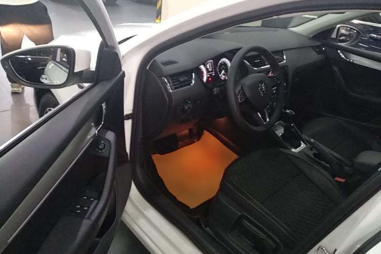 Used Skoda Octavia 2019 TSI230 DSG SmartDrive Luxury Edition China VI Driver Seat