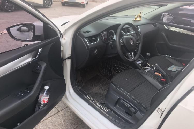 Used Skoda Octavia 2019 1.5L Manual Luxury Edition Driver Seat