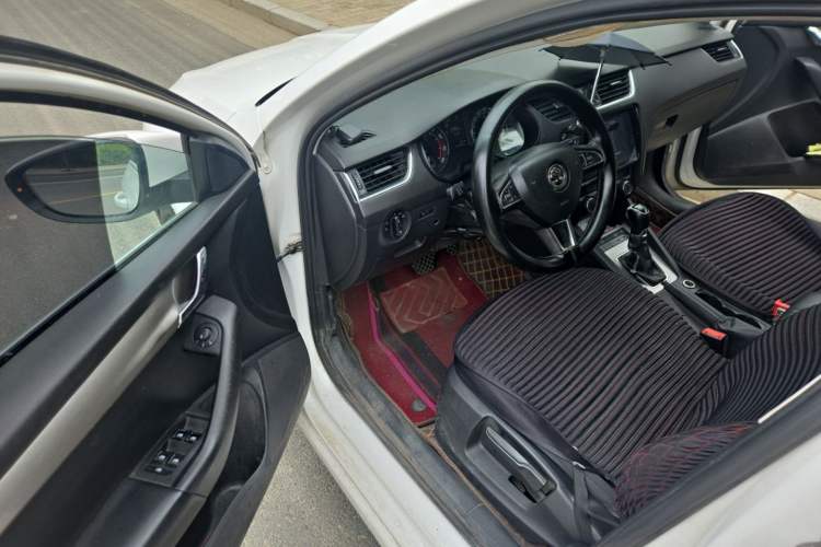 Used Skoda Octavia 2019 1.5L Automatic SmartDrive Comfort Edition China VI Standard Driver Seat