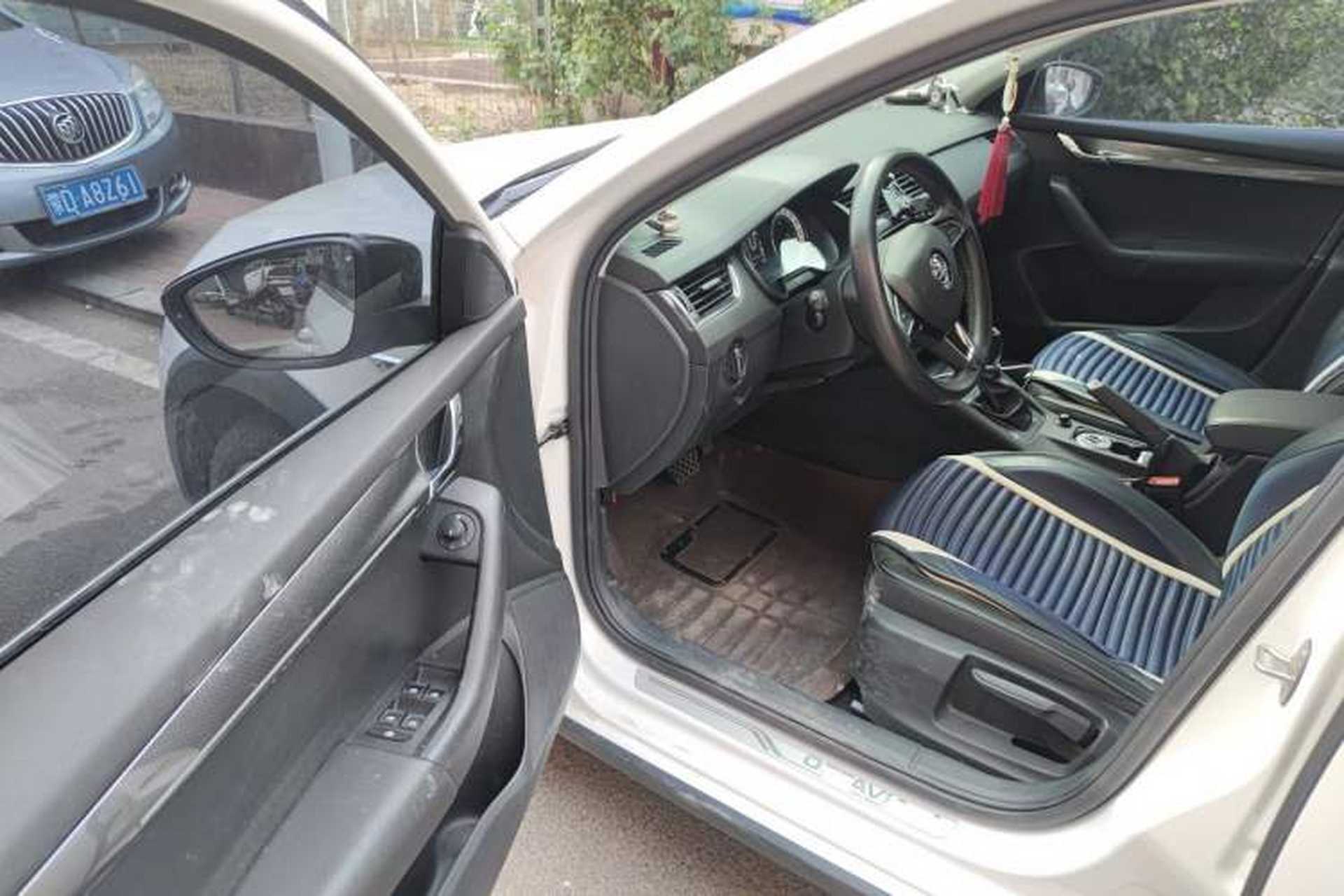 Used Skoda Octavia 2019 TSI280 DSG Luxury Edition Station Wagon China VI Standard Driver Seat