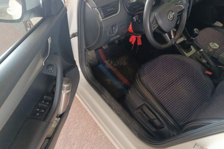 Used Skoda Octavia 2019 1.5L Manual Comfort Edition Driver Seat