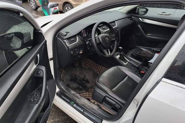 Used Skoda Octavia 2019 1.5L Automatic Comfort Edition Driver Seat