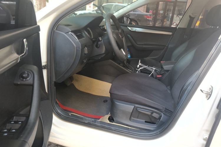 Used Skoda Octavia 2019 1.5L Automatic Luxury Edition Driver Seat