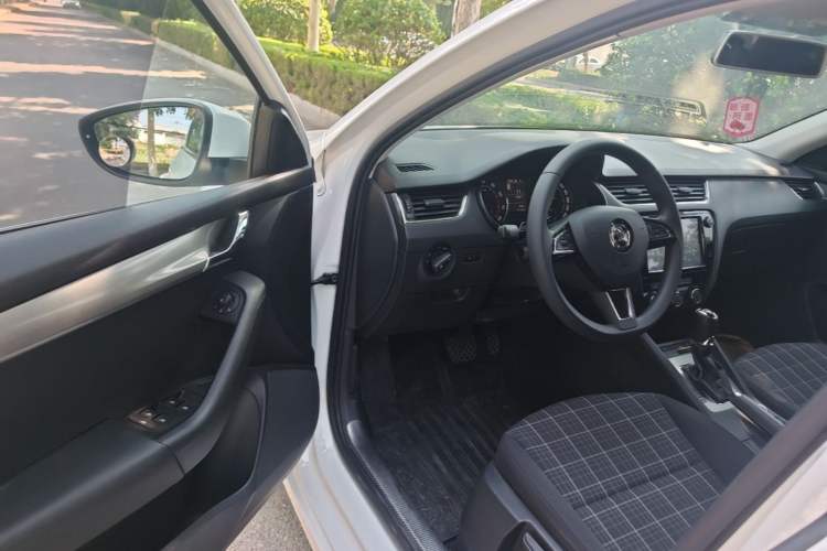 Used Skoda Octavia 2019 1.5L Automatic Comfort Edition Driver Seat