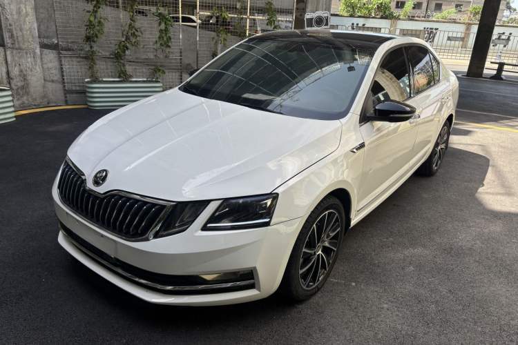 Used Skoda Octavia 2019 TSI280 DSG SmartDrive Luxury Edition China V Standard Guazi used car, China used car export, Used car for sale, Used  cars, Cheapest cars for sale