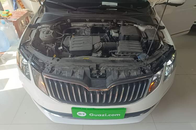 Used Skoda Octavia 2019 1.5L Automatic Luxury Edition Engine Bay