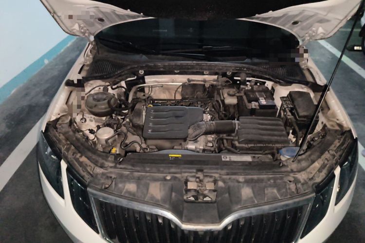 Used Skoda Octavia 2019 1.5L Manual Standard Edition China VI Engine Bay