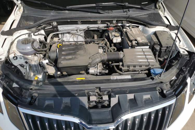 Used Skoda Octavia 2019 1.5L Automatic Luxury Edition Engine Bay