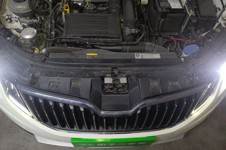 Used Skoda Octavia 2019 TSI280 DSG Flagship Wagon China VI Standard Engine Bay