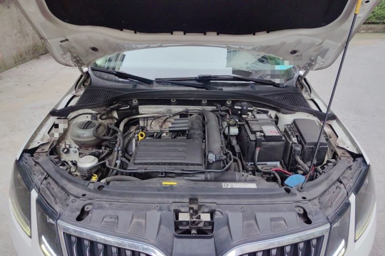 Used Skoda Octavia 2019 TSI280 DSG SmartDrive Luxury Edition China VI Engine Bay