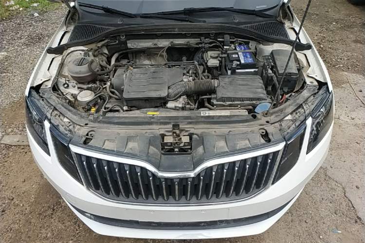 Used Skoda Octavia 2019 1.5L Automatic SmartDrive Comfort Edition China VI Standard Engine Bay